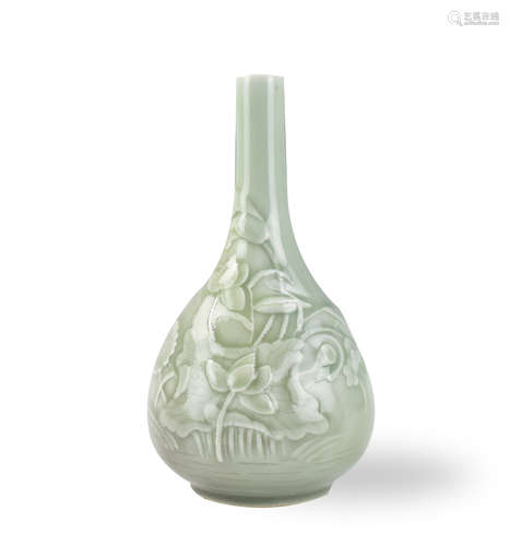 Chinese Celadon Glazed Vase w/ Lotus,Qianlong Mark