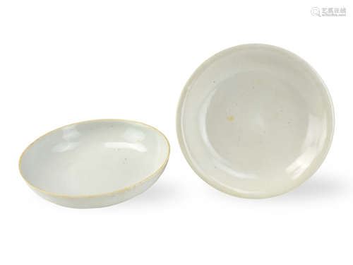 Two White Glazed Plate, Ming Dynasty