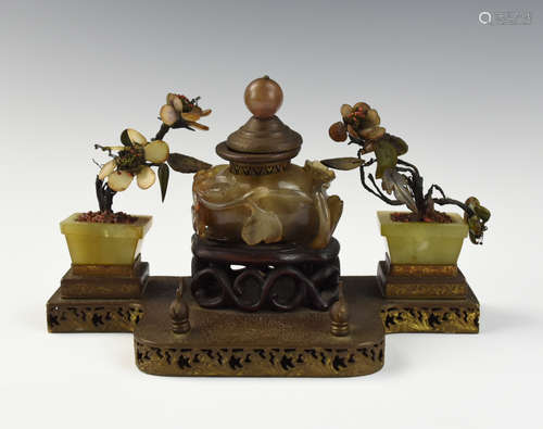 A Set of Chinese Agate Inkwell and Jade Flower Pot