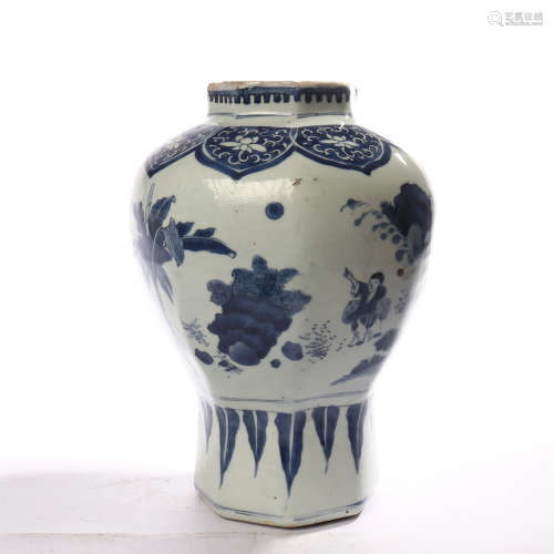 Blue and white six edged pot decorated with figures and flowers in the middle of Qing Dynasty