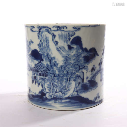The blue and white painting brush case of the Ming Dynasty