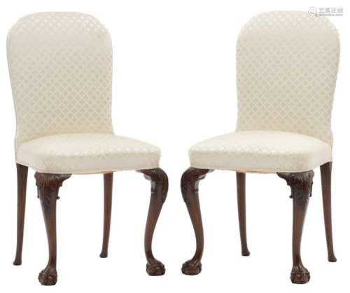 A fine pair of walnut Queen Anne style chairs, on …