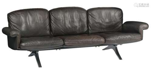 A design 'DS31' De Sede dark brown leather upholst…