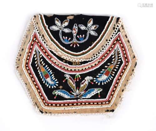 A Seneca pouch. Northeast North America. Cloth and…
