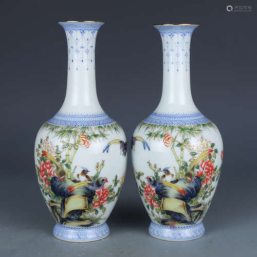 A CHINESE ENAMEL FLOWER&BIRD PATTERN PORCELAIN FLASK