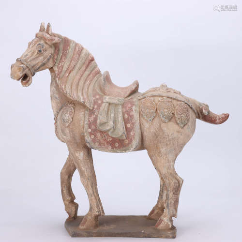 A CHINESE TANG TRI-COLOR GLAZED PORCELAIN HORSE ORNAMENT