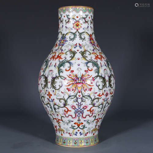 A CHINESE FAMILLE ROSE GILD TWINE PATTERN PORCELAIN VASE