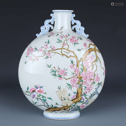 A CHINESE FAMILLE ROSE PEONY PAINTED PORCELAIN VASE