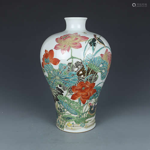 A CHINESE FAMILLE ROSE PORCELAIN