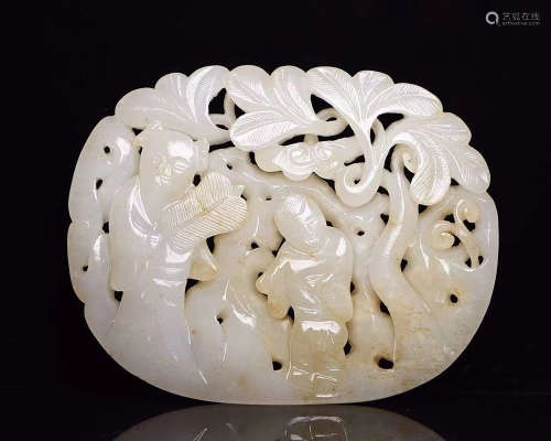 A CHINESE HETIAN JADE CARVED FIGURE ORNAMENT