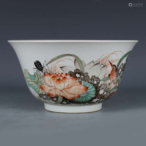 A CHINESE MULTI COLORED FLOWER&BIRD PATTERN PORCELAIN VASE