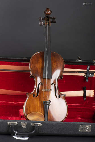 VINTAGE VIOLIN WITH CASE