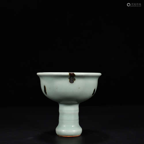 A CHINESE LONGQUAN KILN CYAN GLAZED PORCELAIN STANDING BOWL