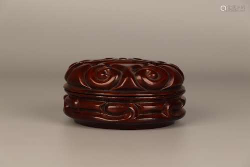 RED LACQUERED AND CARVED WOODEN ROUND BOX WITH COVER