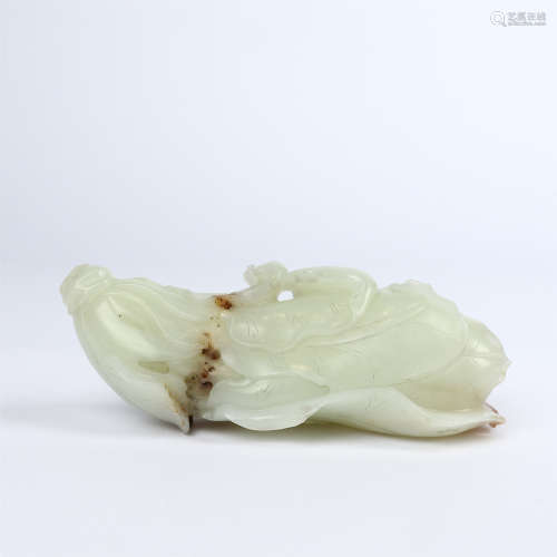 White jade carving cabbage ornaments in Hetian County, Qianlong, Qing Dynasty
