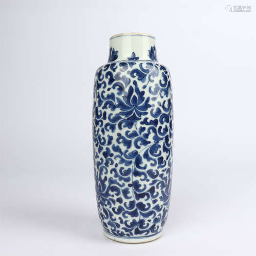 Blue and white lotus flower decoration bottle