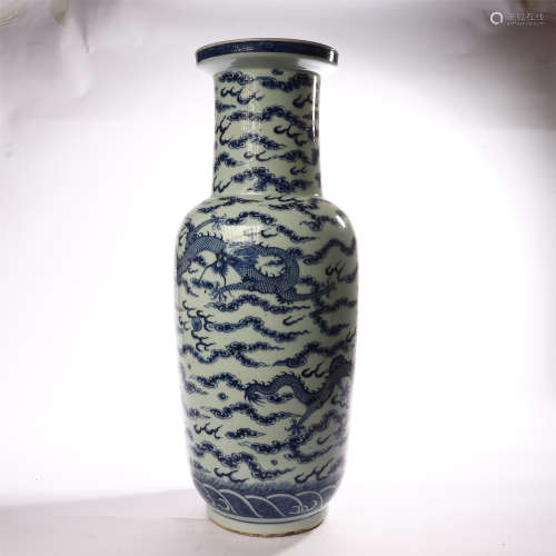 Blue and white ****** shaped mallet bottles in the middle of Qing Dynasty