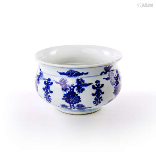 Incense burner decorated with blue and white flowers in the middle of Qing Dynasty