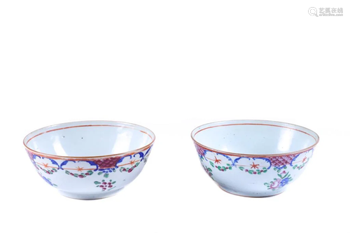 PAIR OF CHINESE PORCELAIN BOWLS