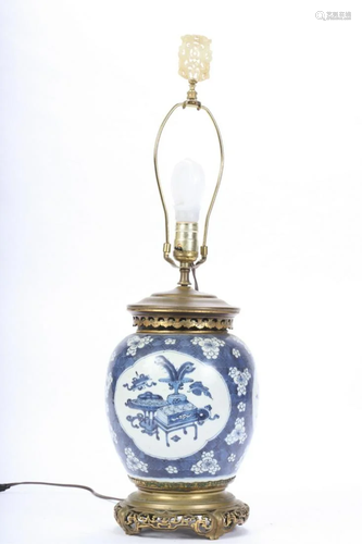 CHINESE BLUE AND WHITE GINGER JAR LAMP