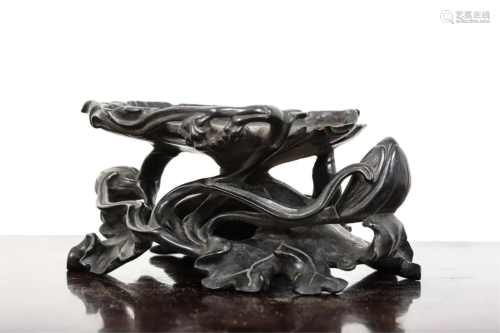 CHINESE CARVED LILY PAD FORM STAND