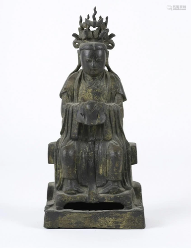 EARLY CHINESE GILT BRONZE BUDDHA