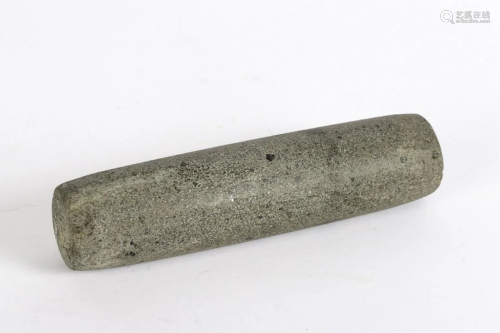 NATIVE AMERICAN STONE IMPLEMENT