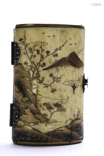 (19th c) JAPANESE MEIJI ERA LACQUERED PURSE