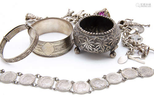 A small quantity of miscellaneous silver and white metal, including a Victorian bright cut napkin