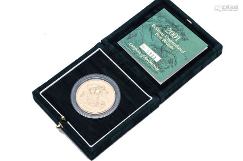 A modern Royal Mint UK Brilliant Uncirculated Five Pounds Gold coin, dated 2001, in fitted box