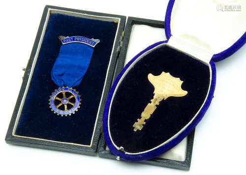 A 1930s 9ct gold presentation key, in a fitted Payne box, with inscription, 13.8g, together with a