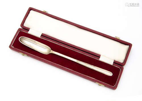 A 1960s silver marrow scoop by Francis Howard Ltd, Sheffield 1965, in a box (2)