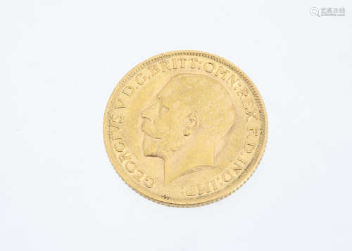 A George V full gold sovereign, dated 1915, EF