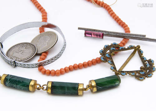 A small quantity of costume jewellery, including a collection of George V enamel coins