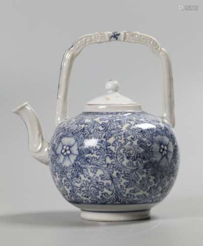 Chinese porcelain teapot, possibly Qing dynasty