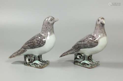 pair of Chinese porcelain birds, possibly Republican period
