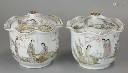 pair of Chinese cover jars, possibly Republican period