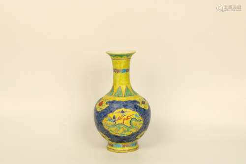 Wucai Porcelain Vase With Framed Design(Chenghua)
