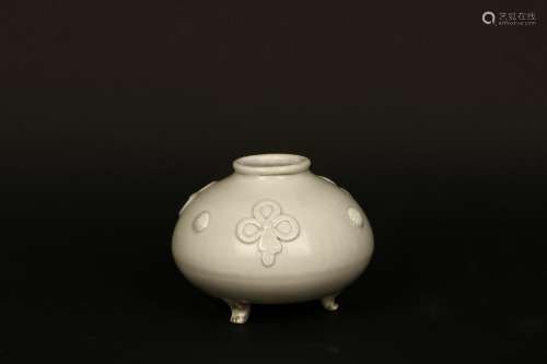 White Porcelain Tripod Ritual Pot
