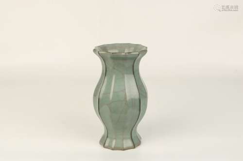 Ge-Type Glazed Porcelain Flower Vase