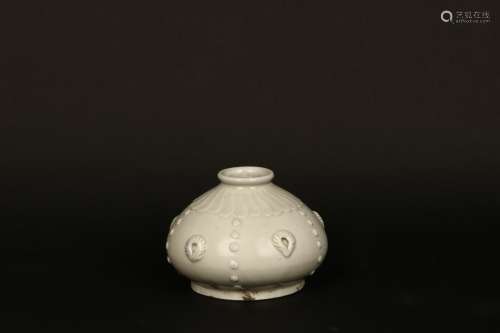 White Glazed Porcelain Jar