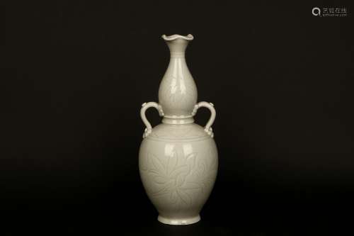 White Glazed Porcelain Gourd Vase