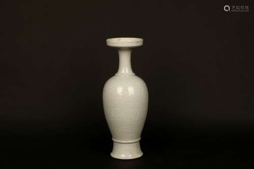 White Glazed Porcelain Vase