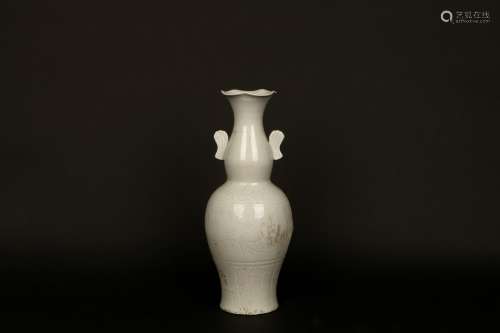 White Glazed Porcelain Gourd Vase