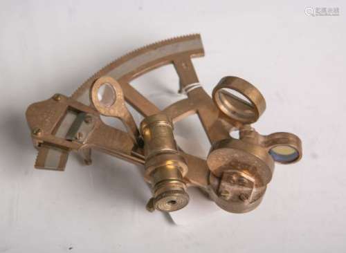 Kleiner ***tant (Hersteller Stanley London, Alter unbekannt), aus Messing, B. ca. 12 cm.