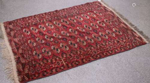 Teppich Bouchara (Turkmenistan, um 1900), Wolle auf Bau***lle, handgeknüpft, ca. 180 x 127