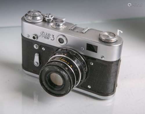 FED 3-Fotokamera (wohl USSR), Gehäuse-Nr. 010642, Objektiv wohl I-61p/d, Nr. 8927210,