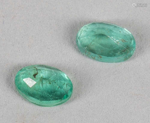 Fine Emerald Oval Cab Set