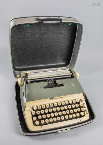 Vintage SCM Smith Coronet Typewriter