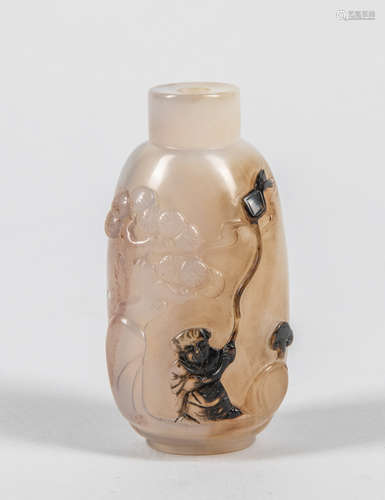 Chinese Carved Cameo Agate Snuff Bottle